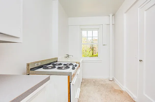 Sold by Re/Max In The City | media 36