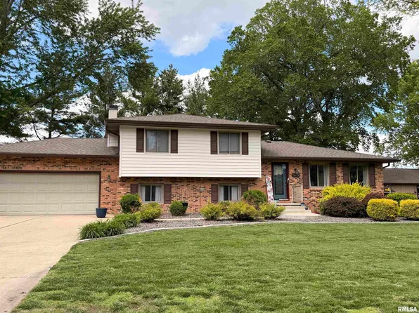 7075 Hermes Ln, New Berlin, IL 62670