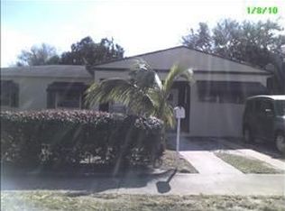 860 NE 178th St, Miami, FL 33162