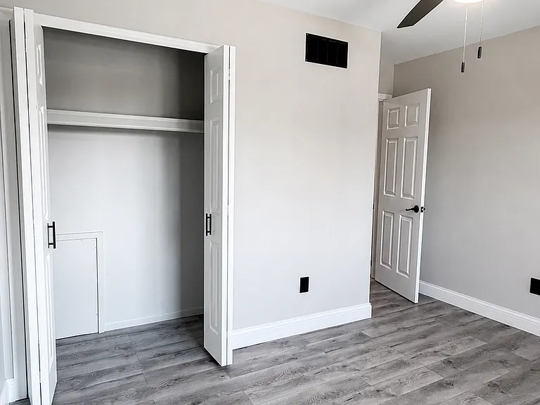8400 Annsbury Dr #6 — Photo 10
