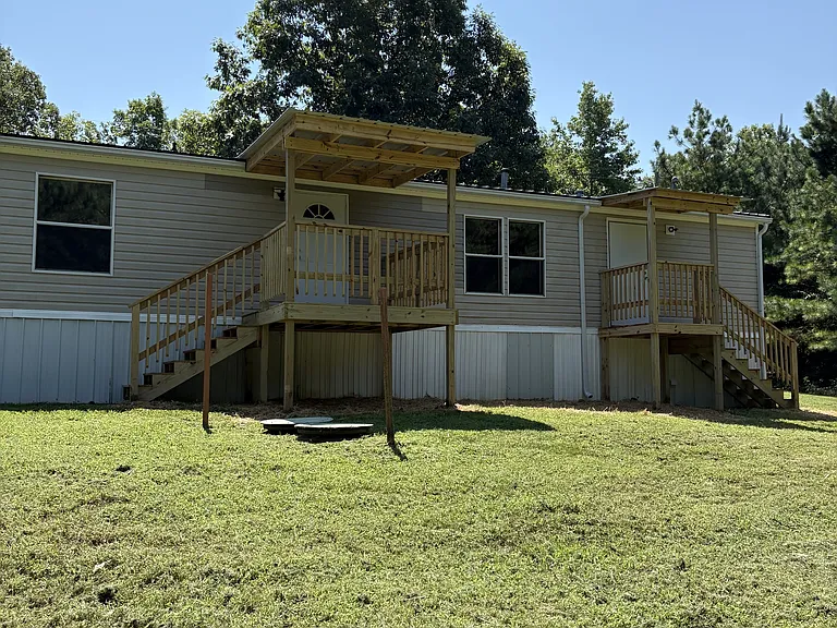 152 Meadow Ln — Photo 2