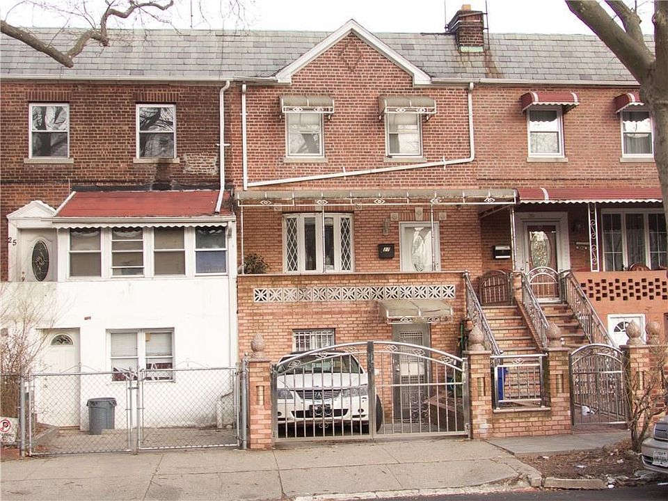 2nd image of 27 E 53rd St