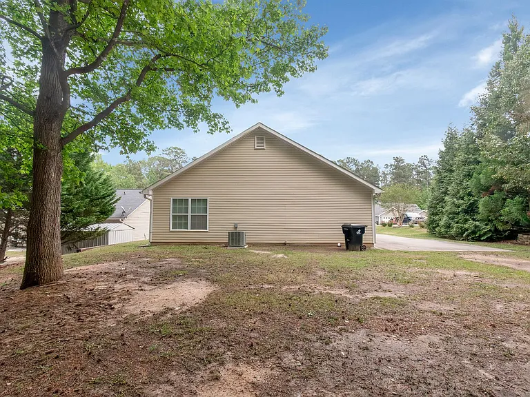 121 Breckenridge Point — Photo 3