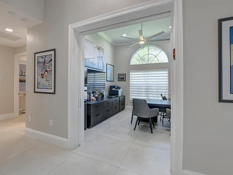 19211 N Creekshore Ct — Photo 43