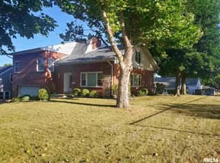 1013 Matilda St, Pekin, IL 61554