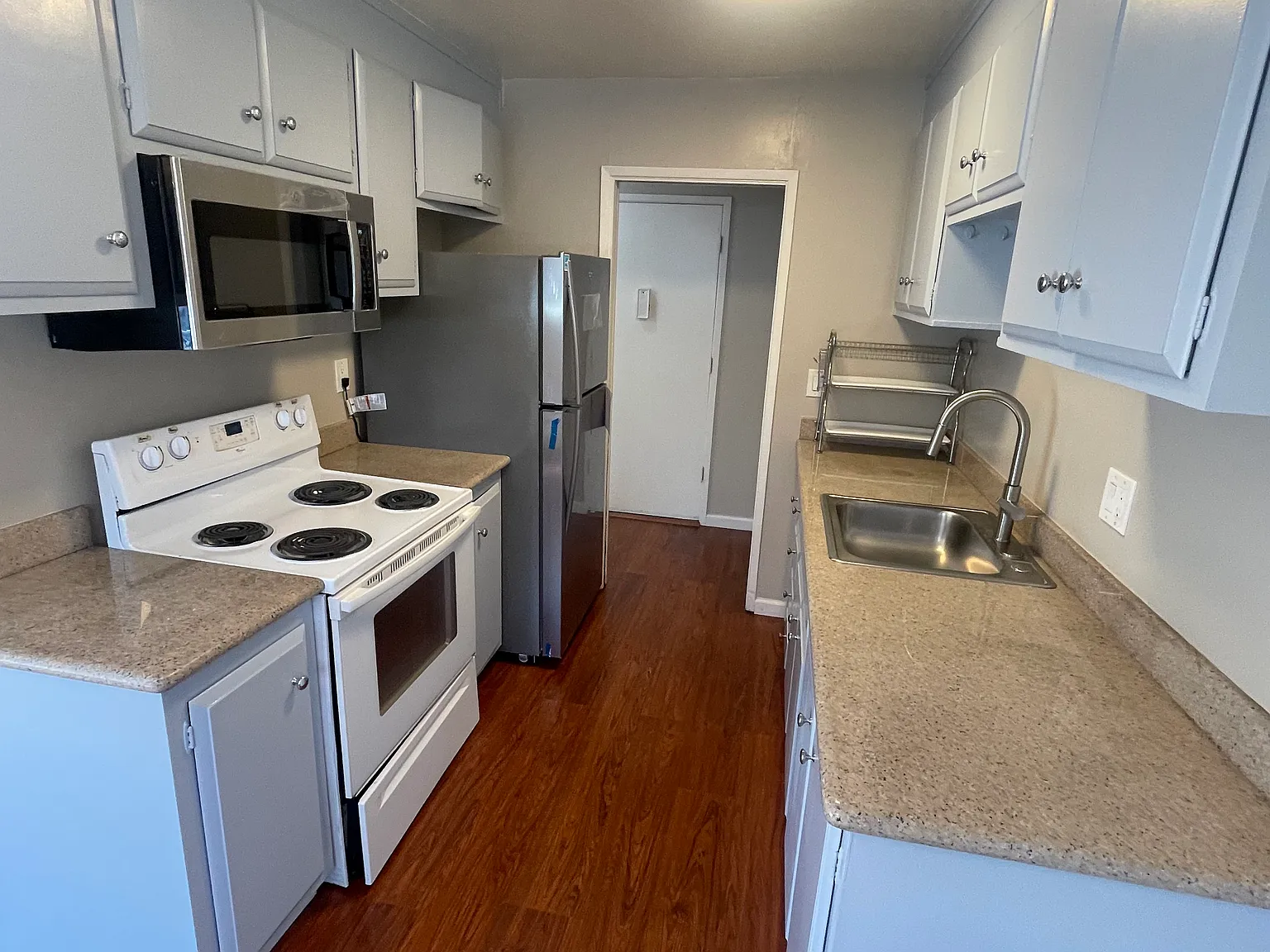 1 bed, 750 sqft, $3,195 — Photo 2