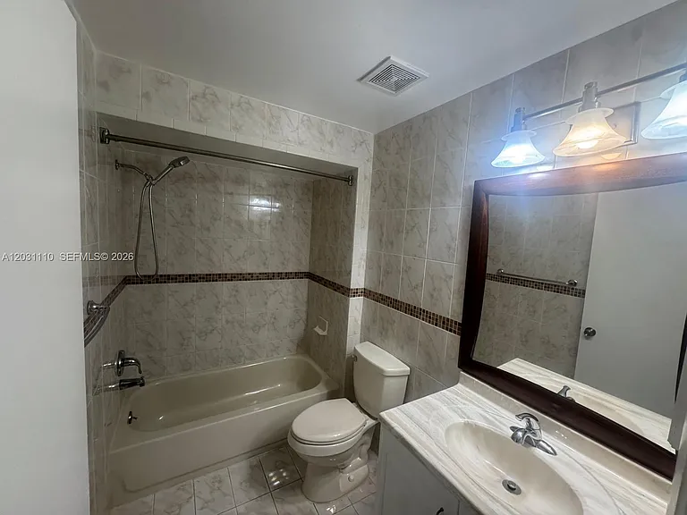E Sunrise Lakes Dr — Photo 6