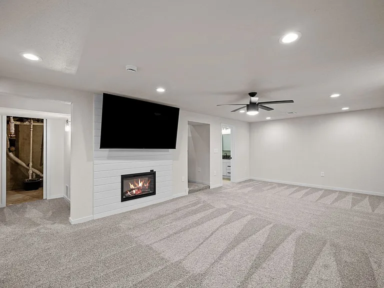 7904 N Crestline St — Photo 21