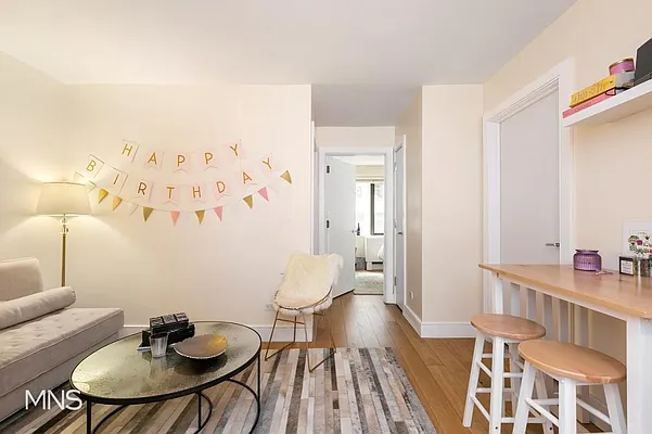 Rented by MNS Marketing | media 8