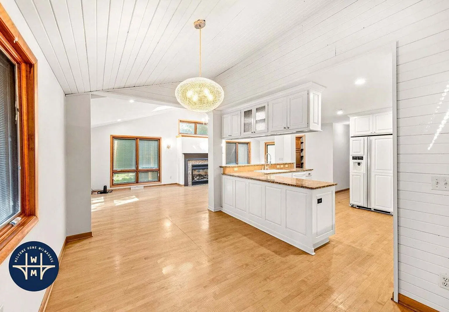 4 bed, 3.5 bath, 2104 sqft, $3,098 — Photo 1