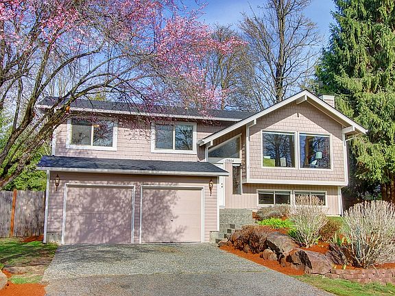 2nd image of 17804 NE 136th St