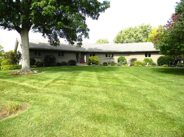 6381 Durness Dr, Caledonia, IL 61011