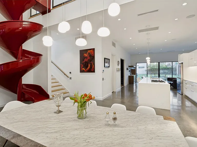 5343 Bonita Ave — Photo 2