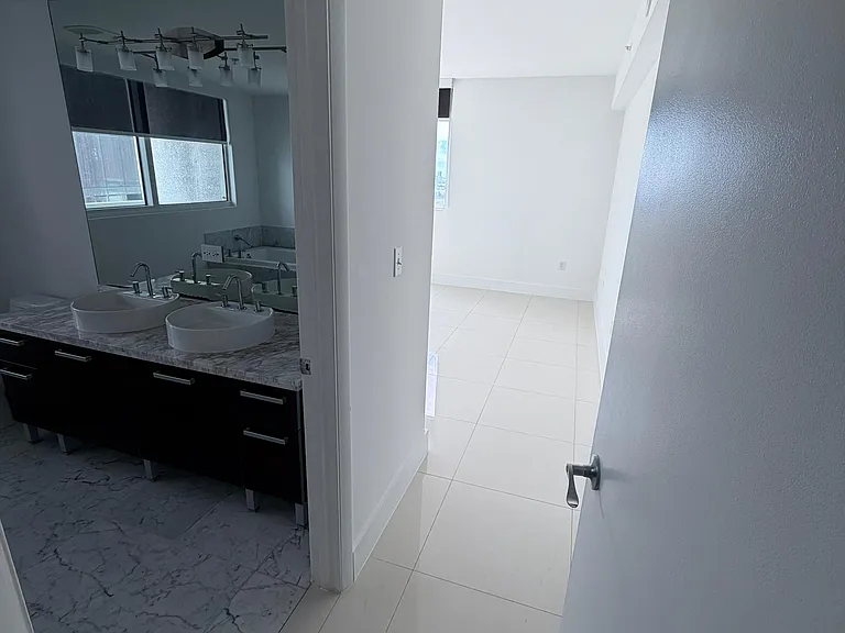 244 Biscayne Blvd #240 — Photo 14
