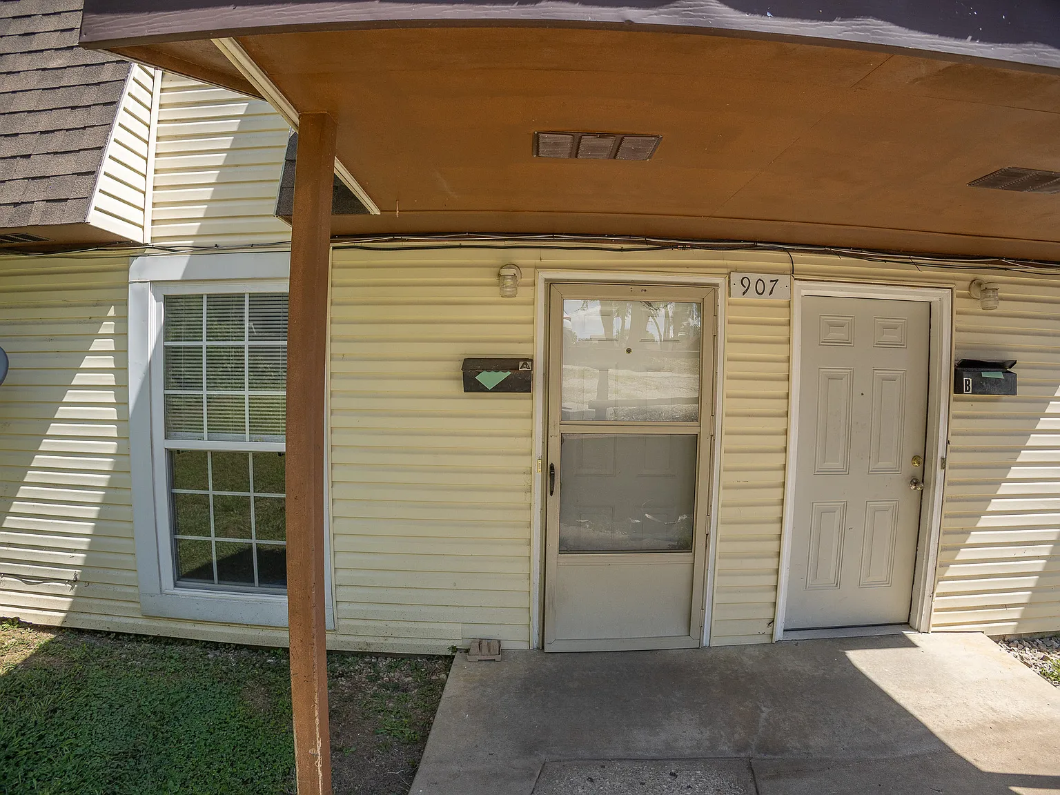 907 East Cedar Way - A — Photo 2