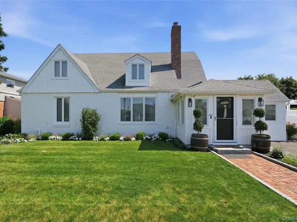 57 Girard Avenue, Bay Shore, NY 11706