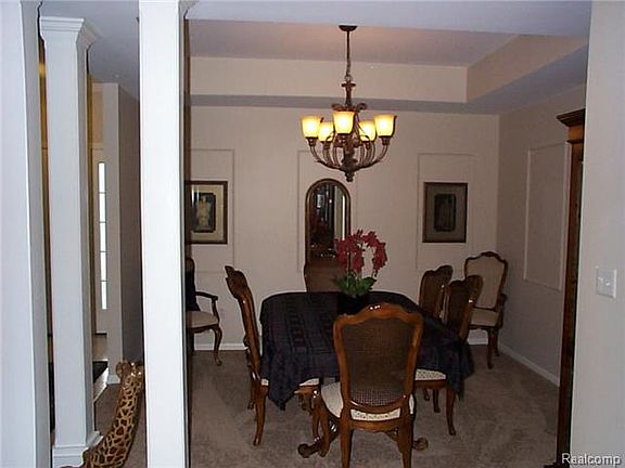 5th image of 652 Saint Andrews