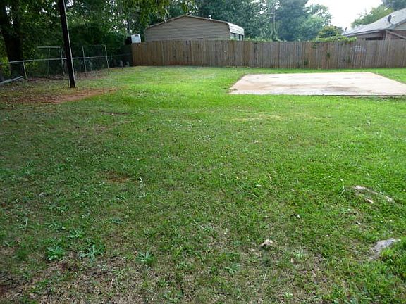 4th image of 18 Berea Forest Cir