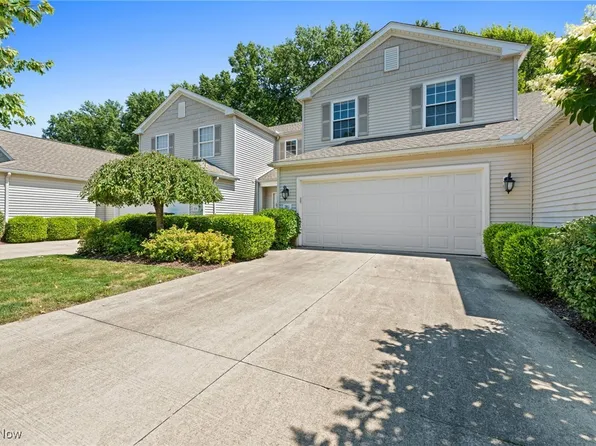 781 Lakeside Dr, Avon Lake, OH 44012