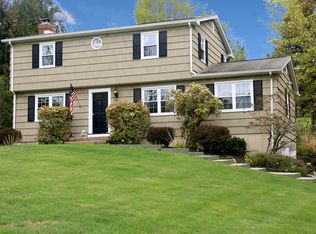 30 Flat Swamp Rd, Newtown, CT 06470