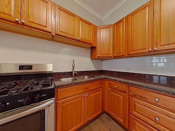 3rd image of 35 E Division St APT 3B