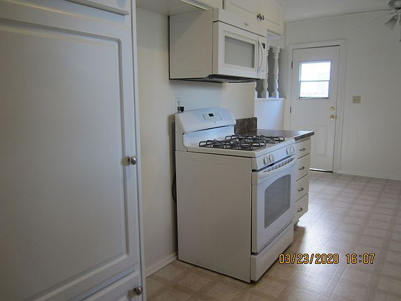4th image of 8314 Camelia Dr