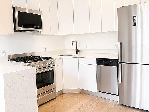 3rd image of 66 E 127th St #4