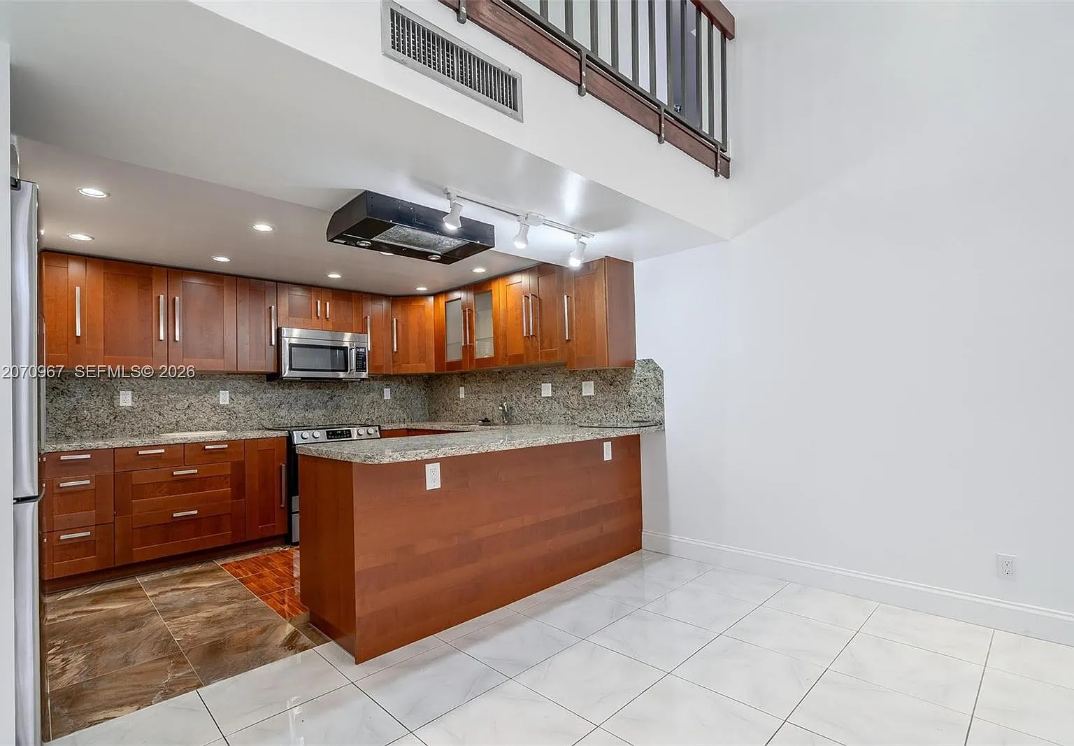 Coronado Condo- Tower Ii — Photo 4