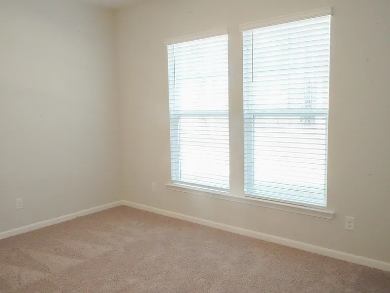 142 Brookline Dr — Photo 20