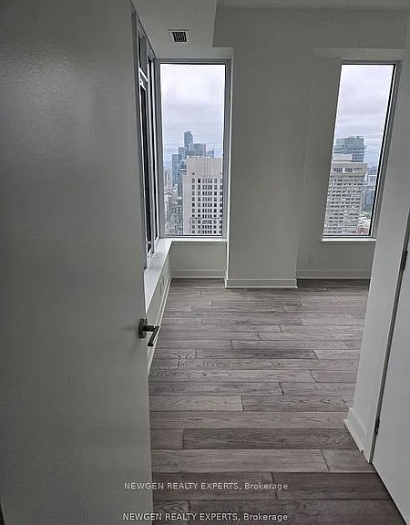 11 Yorkville Ave #4807 — Photo 13