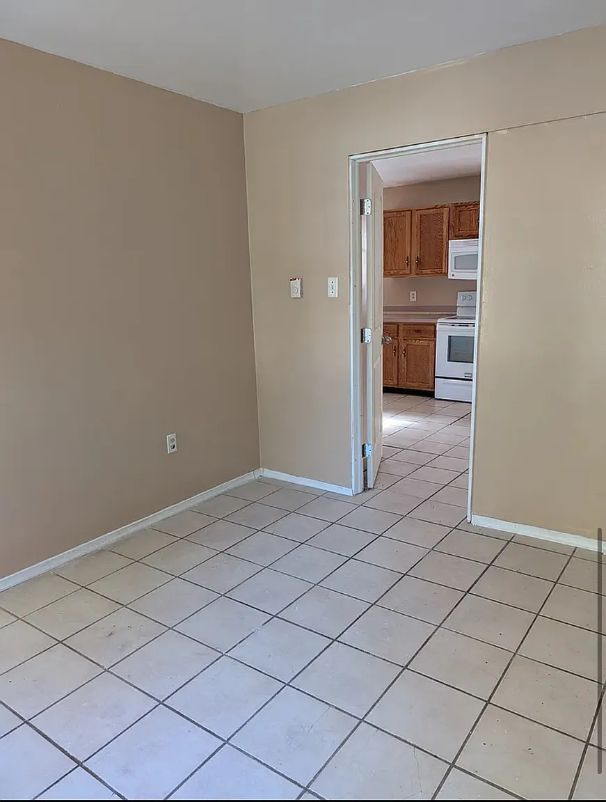 9611 Stony Hollow Dr photo 1