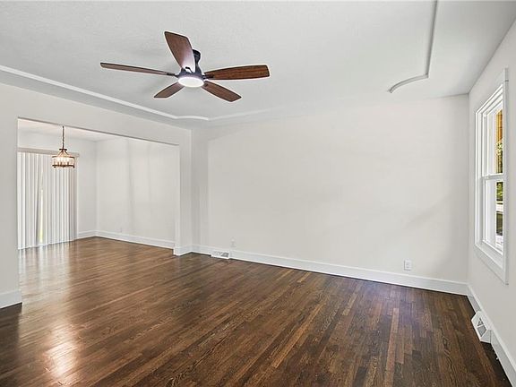 4th image of 13008 Bristol Ave