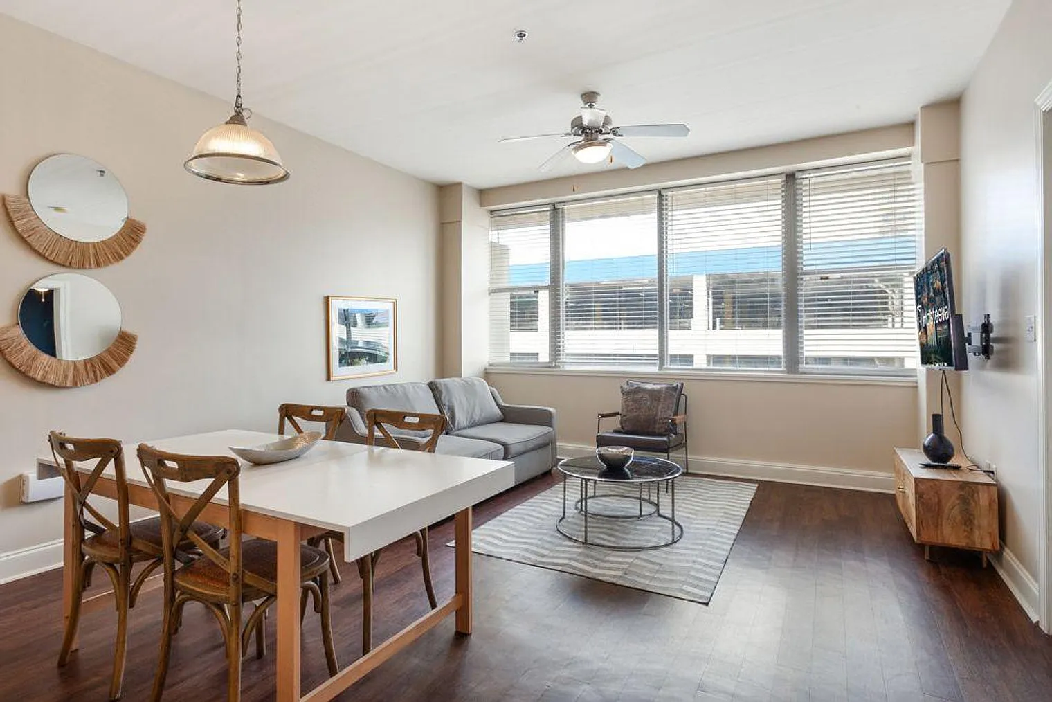 1 bed, 2.0 bath, 430 sqft, $4,231 — Photo 2