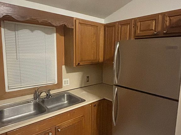 5th image of 41 Aldine St #39