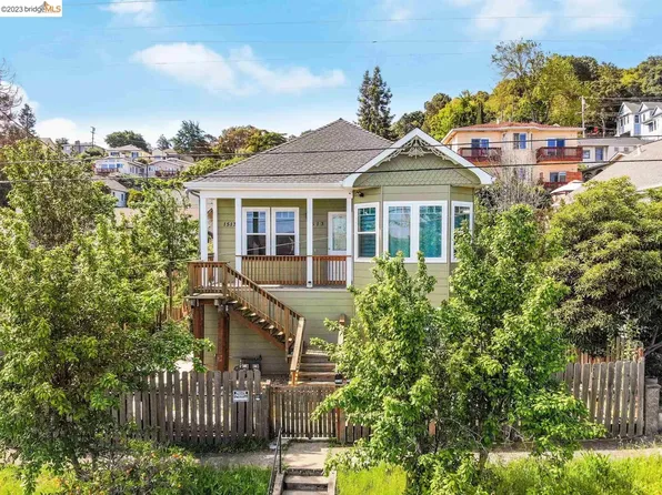1513 Lillian St #B, Crockett, CA 94525