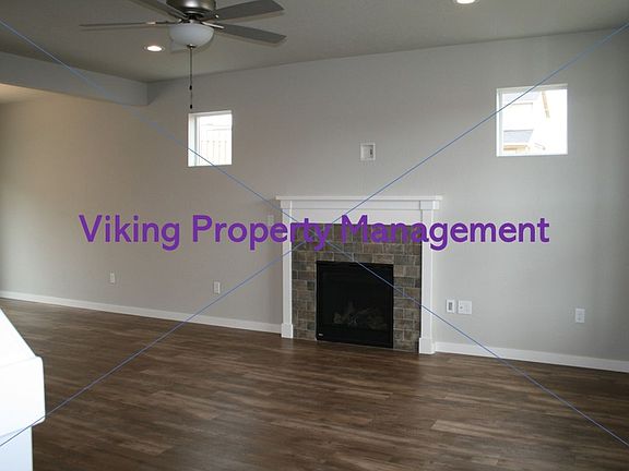 5th image of 801 NE Brookstone Dr