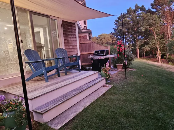 (undisclosed Address), North Chatham, MA 02650