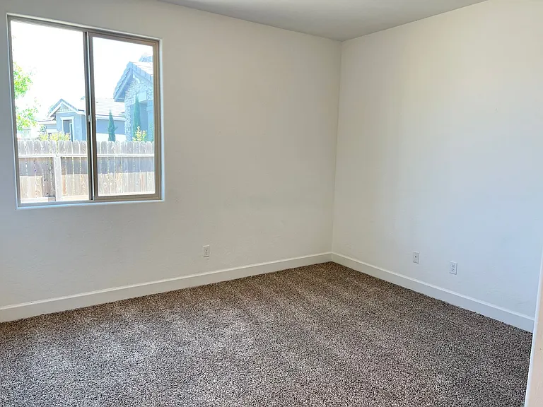 937 Lindsay Ln — Photo 19