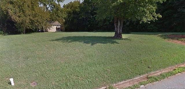 1st image of 812 N Railroad St