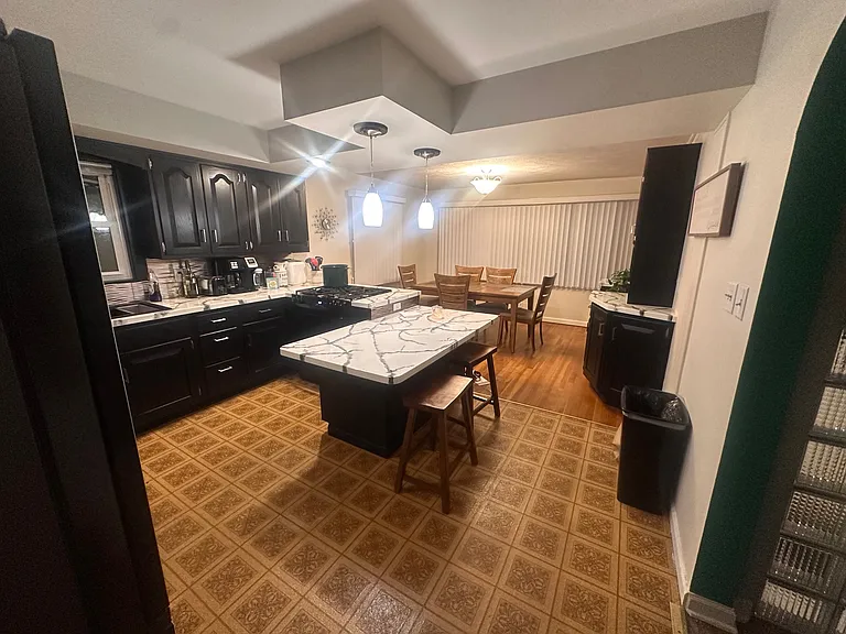 2222 Hollywood Pl #MAIN — Photo 11