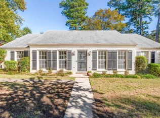 41 Coachlight Dr, Little Rock, AR 72227