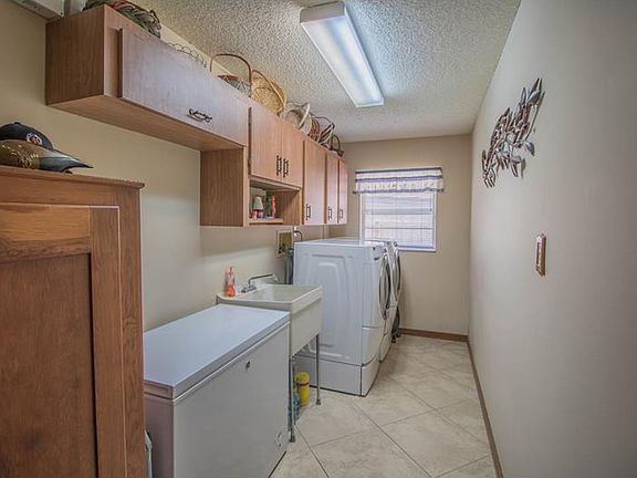 5th image of 106 Lyndhurst Dr