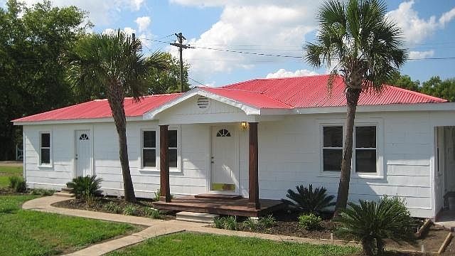 1st image of 2203 Carmel Dr