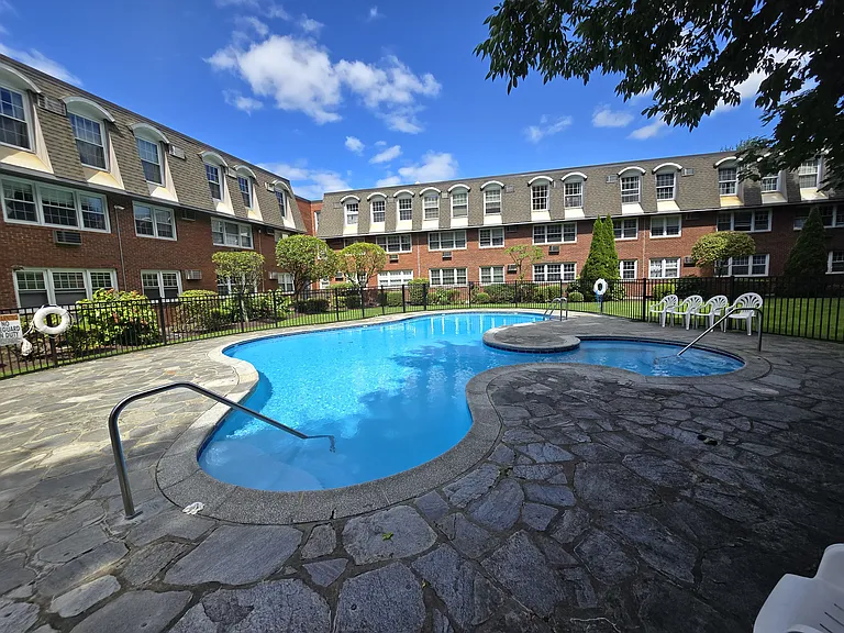 34 Padanaram Rd #229 — Photo 23