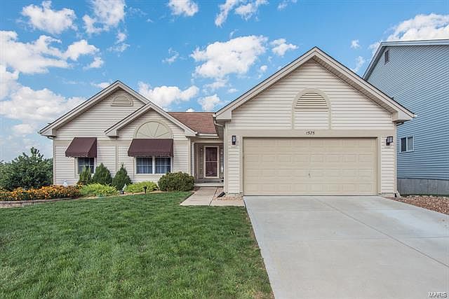 1st image of 1575 Laurel Bluffs Dr