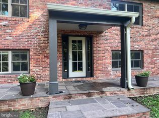 10432 Miller Rd, Oakton, VA 22124