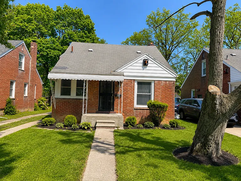 19950 Oakfield Ave — Photo 1
