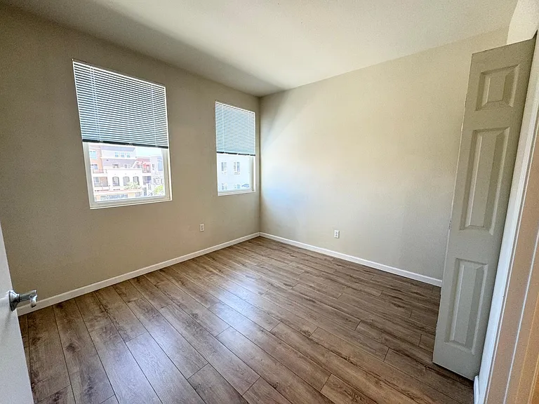 88 E 6th St #309 — Photo 11