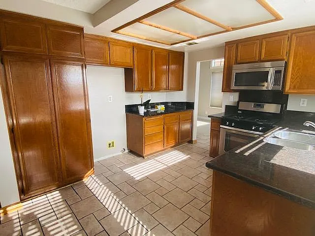 10911 Emerson St — Photo 12