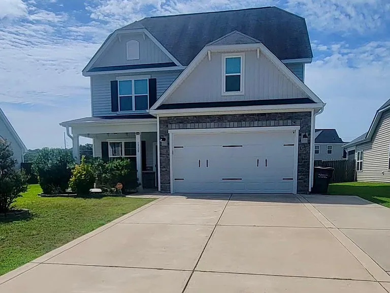 1728 Harrington Rd — Photo 1